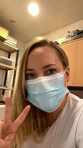 Ángela ejerciendo como enfermera durante la pandemia